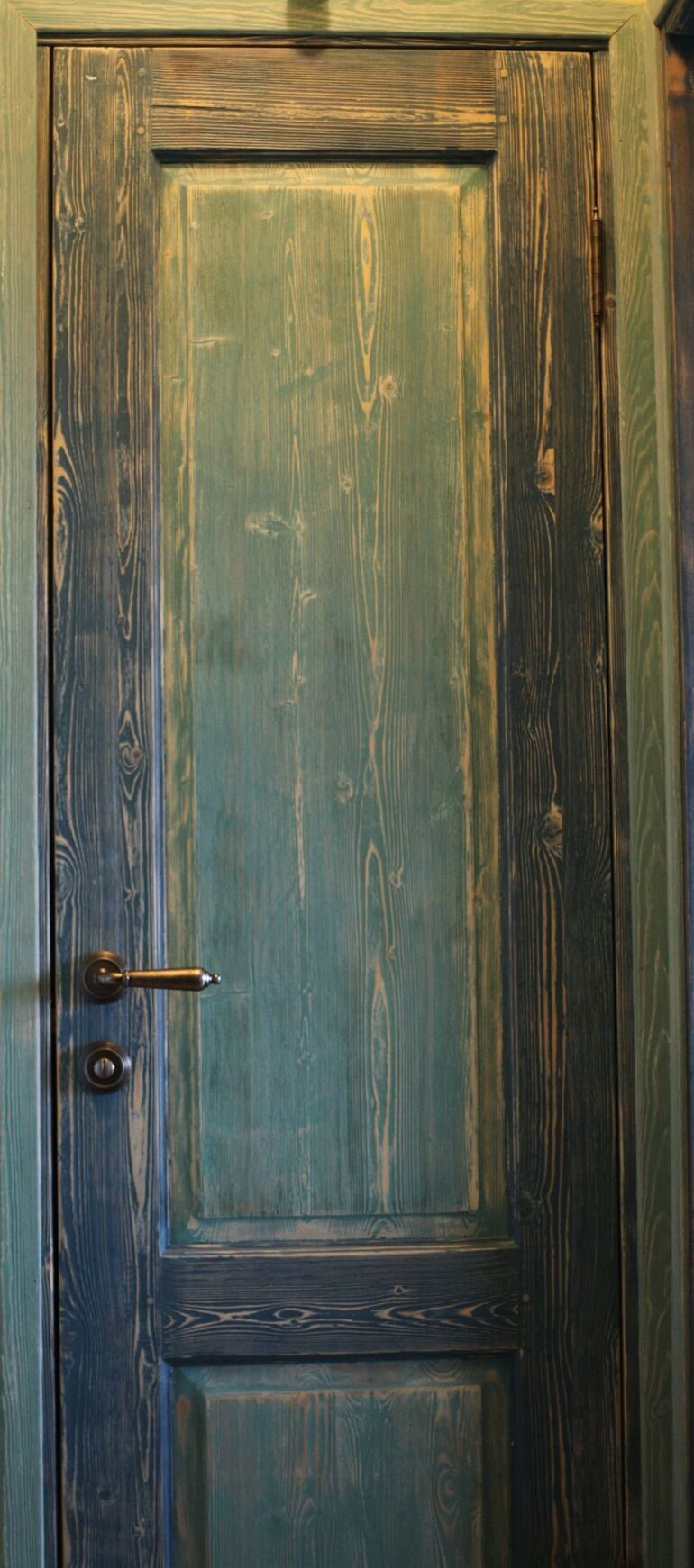 Брашированная дверь, покрытая маслами Biofa
